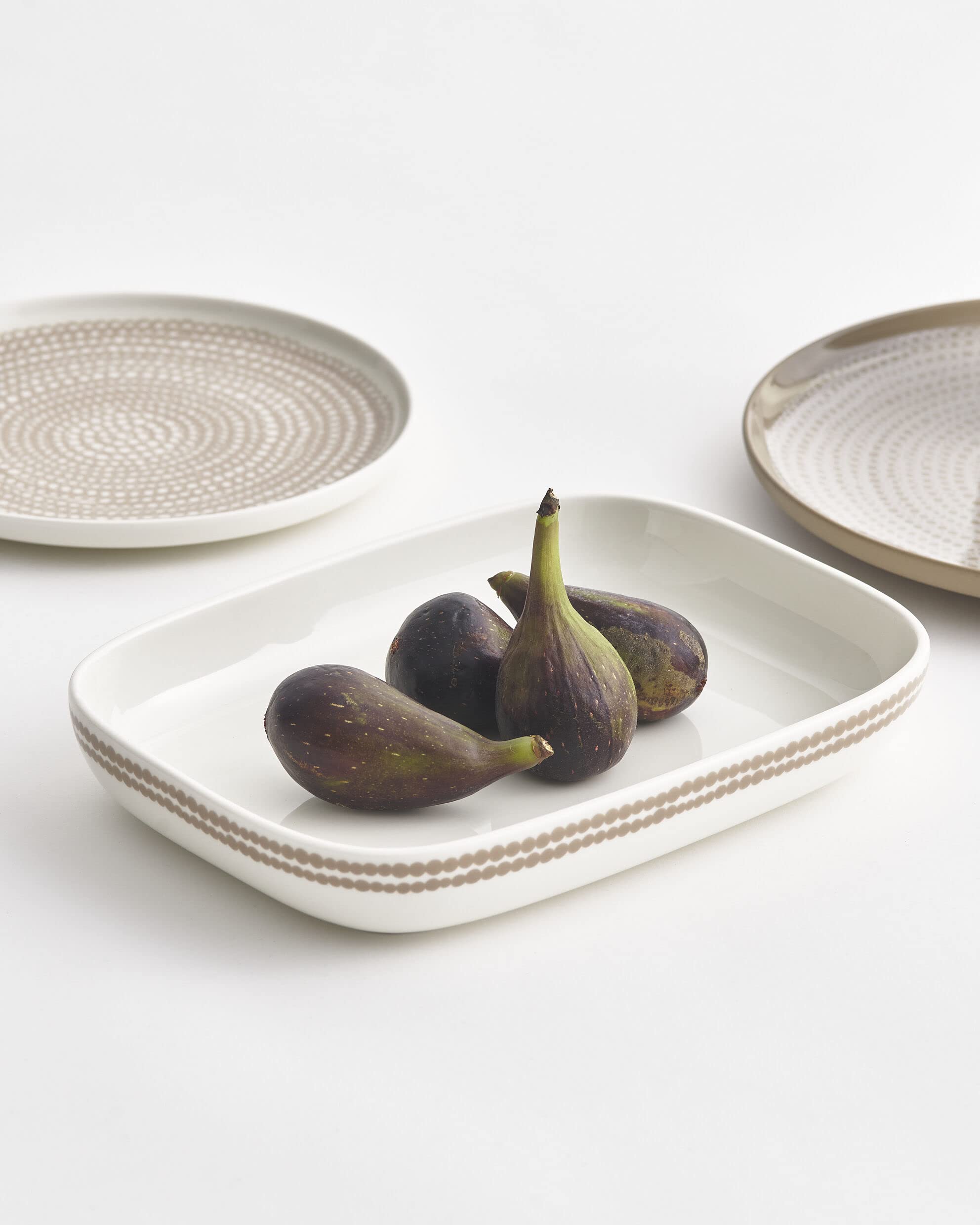 MARIMEKKO Oiva Räsymatto Beige & White Serving Platter — Refine Your Kitchen Décor with Our Iconic White Stoneware — Stylish Medium Serving Platter (10 in x 7 in) - Image 3