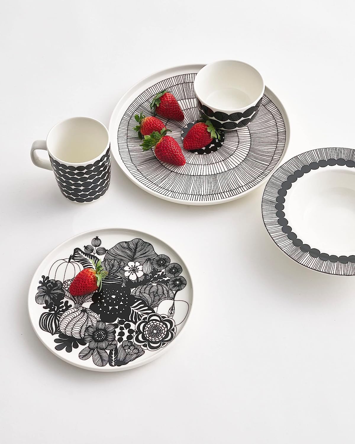 MARIMEKKO Oiva Siirtolapuutarha Dinner Plate — Refine Your Kitchen Décor with Our Iconic Black & White Stoneware — Stylish White Porcelain Dinner Plates to Elevate Your Dining Experience (10”) - Image 4