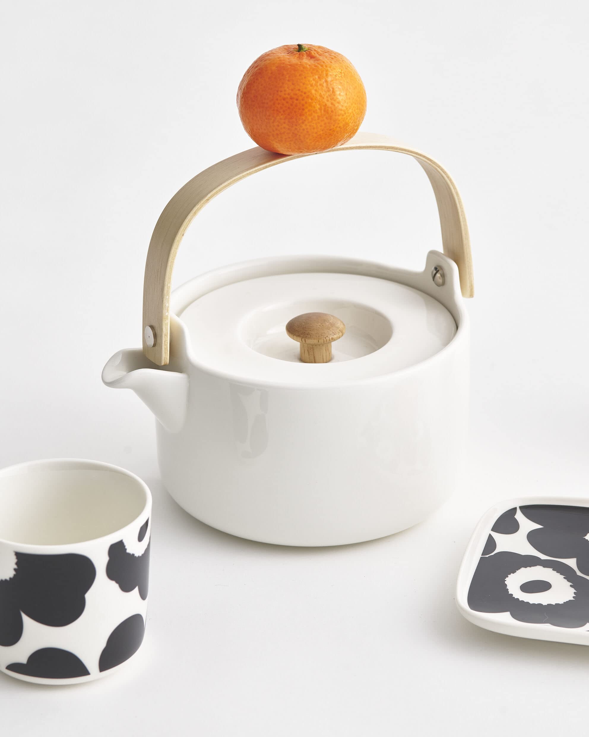 MARIMEKKO Oiva Stoneware Teapot — Refine Your Kitchen Décor with Our Iconic White Stoneware — Stylish & Classic Ceramic Teapot with Tea Infuser Lid (26.63 oz) - Image 3
