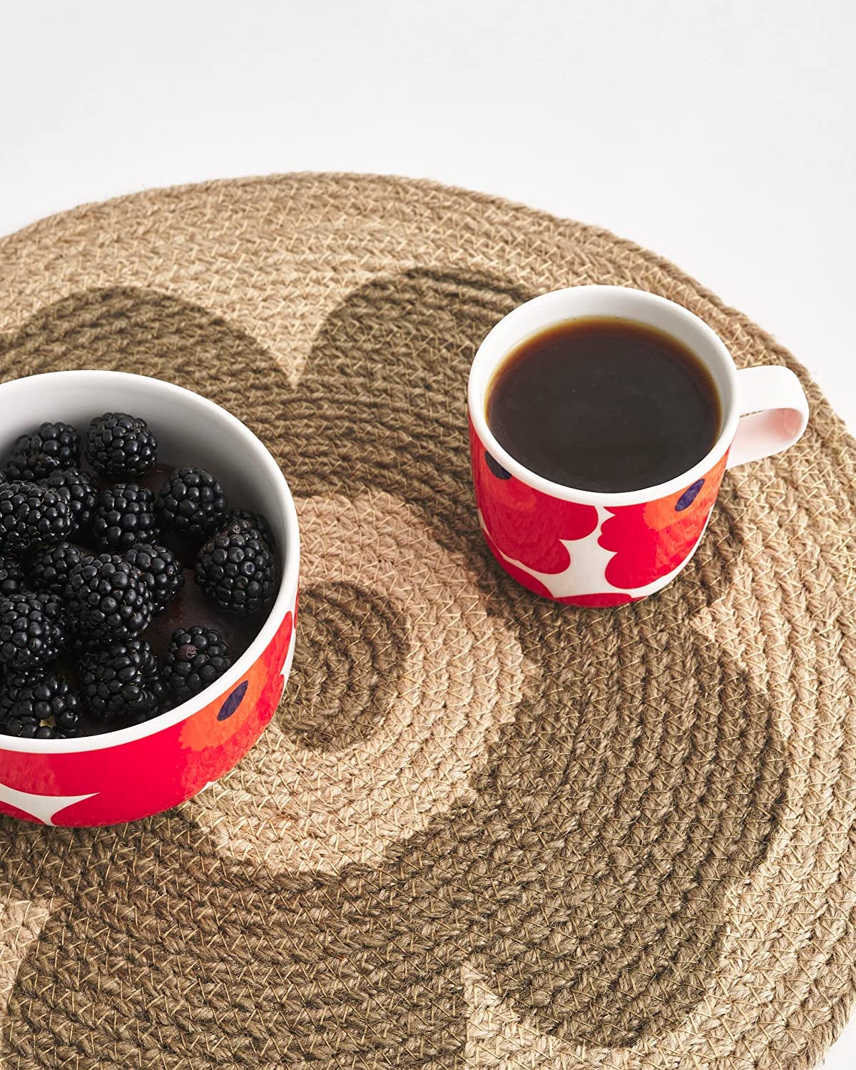 MARIMEKKO Unikko Jute Placemat — Refine Your Dining Room with Our Iconic Table Decor — Stylish Jute Placemats to Elevate Your Dining Experience (15 in Diameter) - Image 3