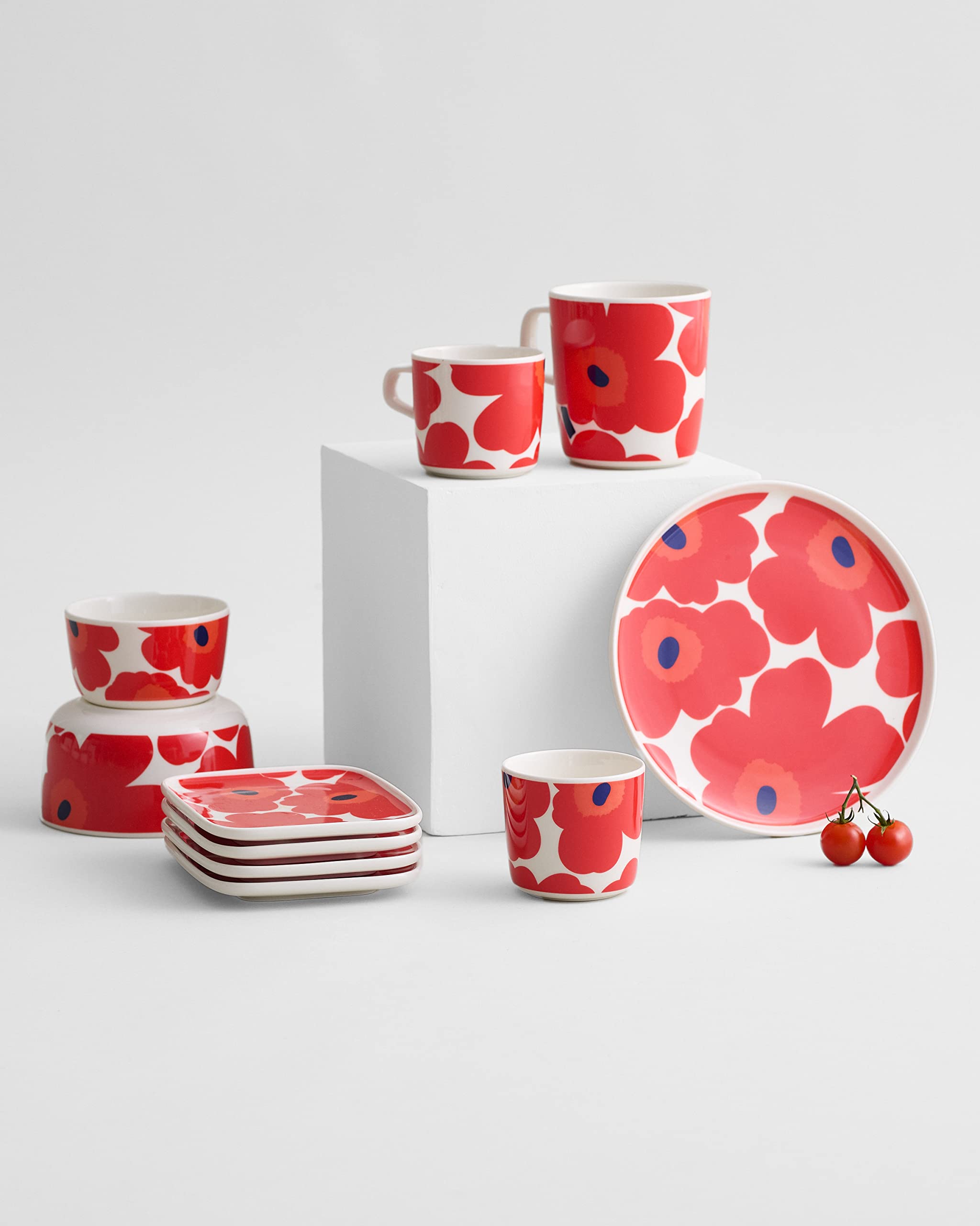MARIMEKKO Unikko Oiva Stoneware Rectangular Plate — Refine Your Kitchen Décor with Our Iconic Red & White Stoneware — Serving Plates to Elevate Your Dining Experience (6 in x 5 in) - Image 4